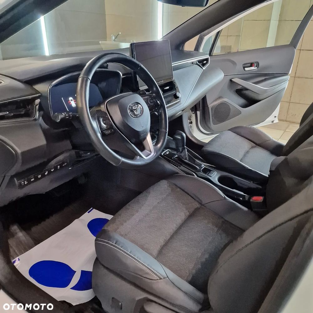 Toyota Corolla 1.8 Business Edition - 17