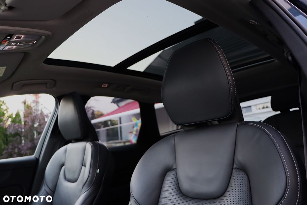 Volvo XC 60 - 25