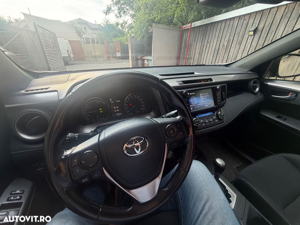 TOYOTA RAV4 2018 — imagine 5