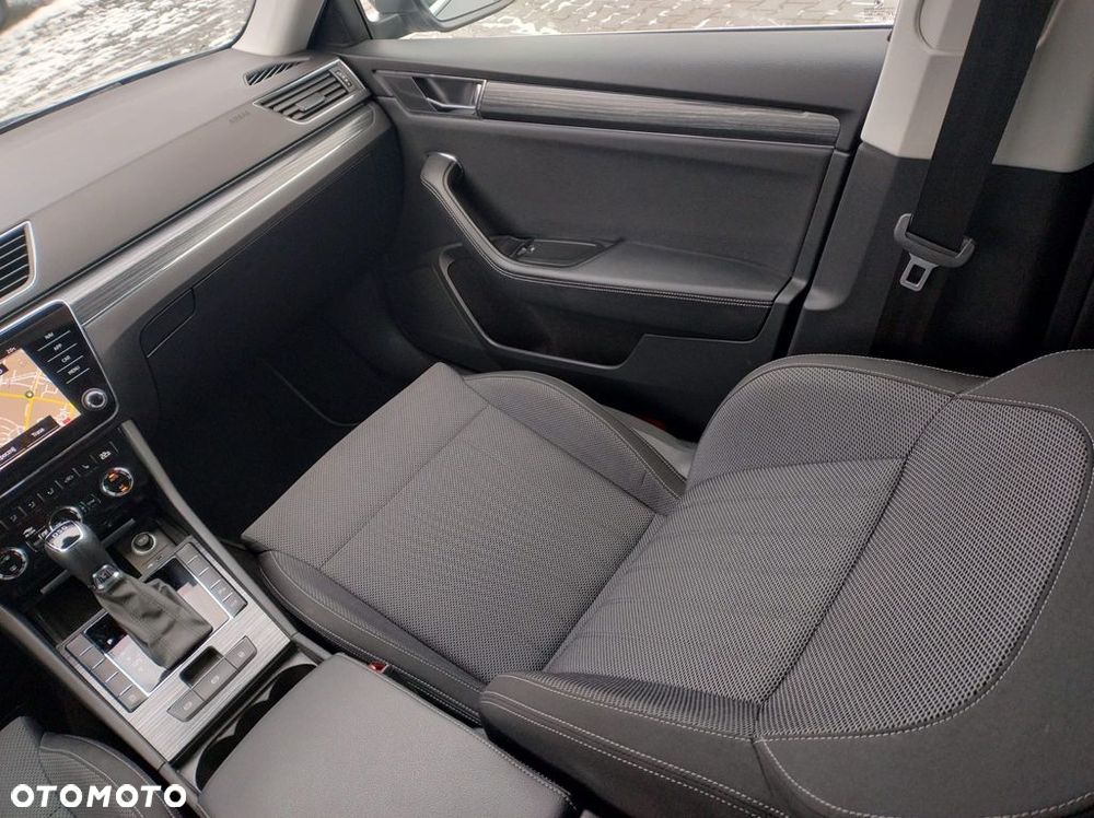 Skoda Superb 2.0 TDI SCR Style DSG - 20