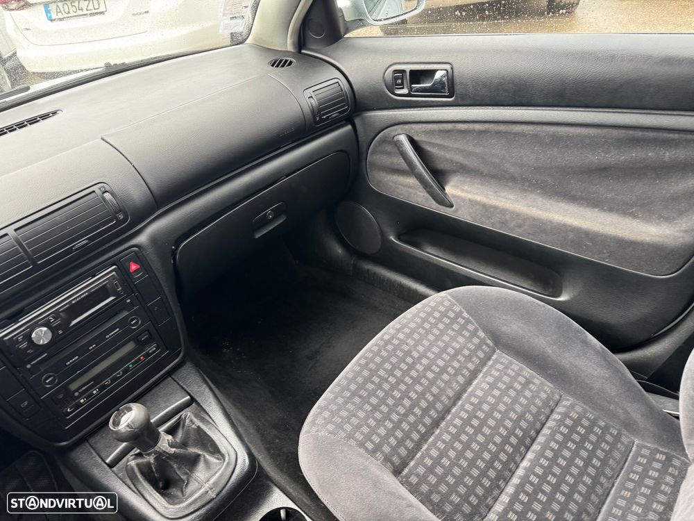 VW Passat 1.9 TDi Trendline EC - 14