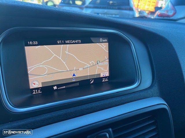Volvo V40 2.0 D3 Momentum - 6