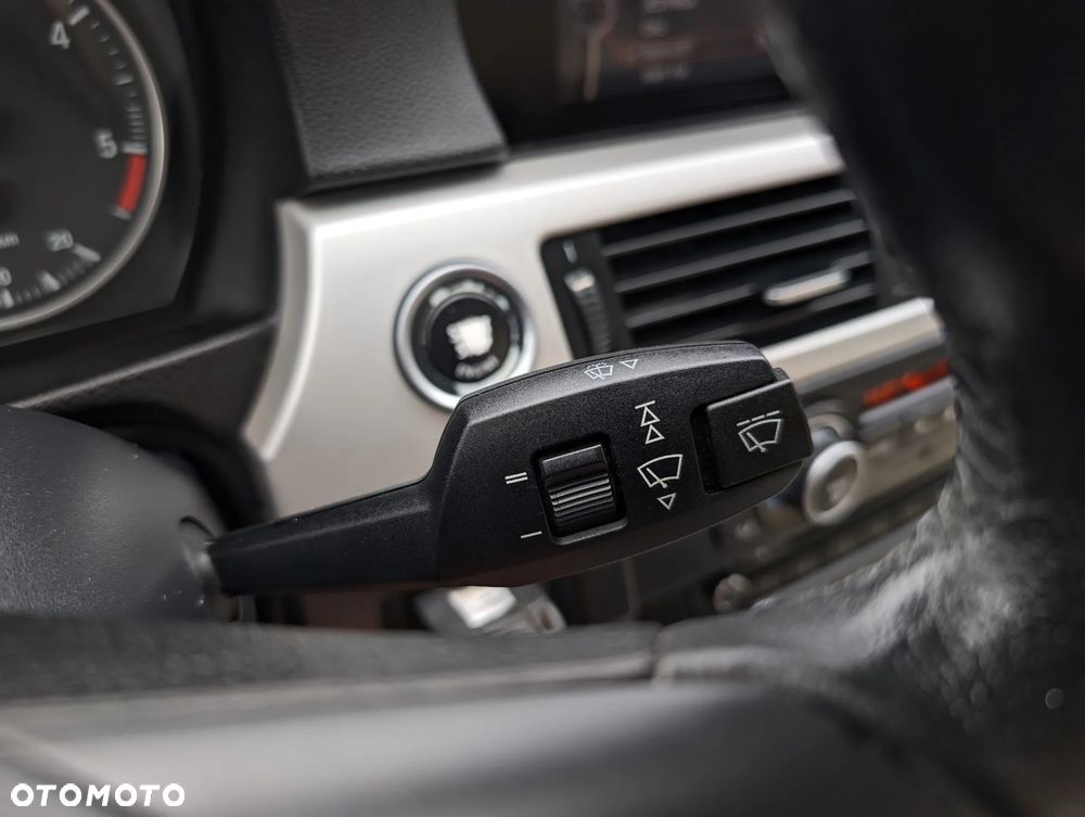 BMW Seria 3 318d Sport Line - 29