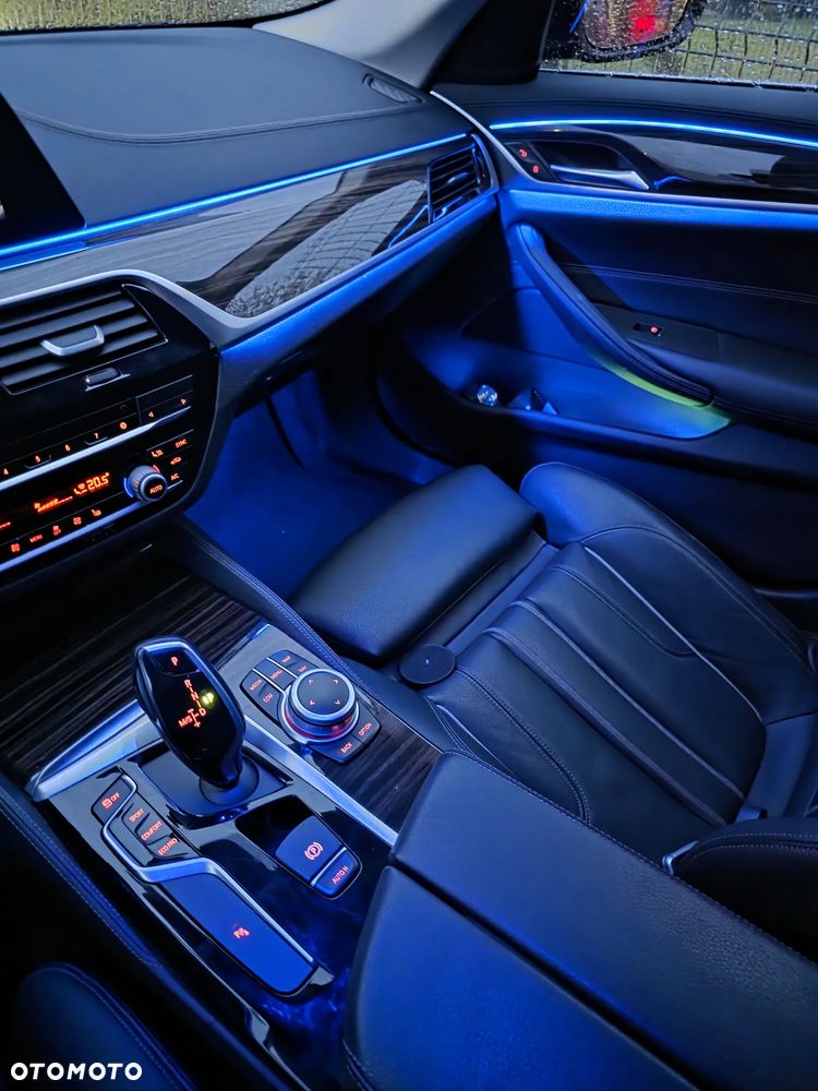 BMW Seria 5 520e Luxury Line - 15