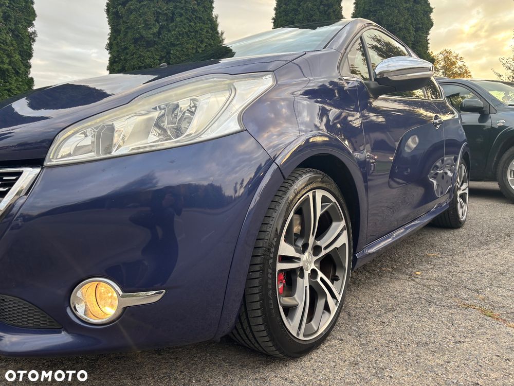 Peugeot 208 1.6 THP GTi - 1