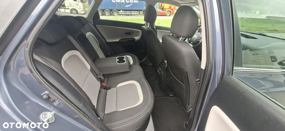 Kia Ceed 1.6 GDI L DCT - 23