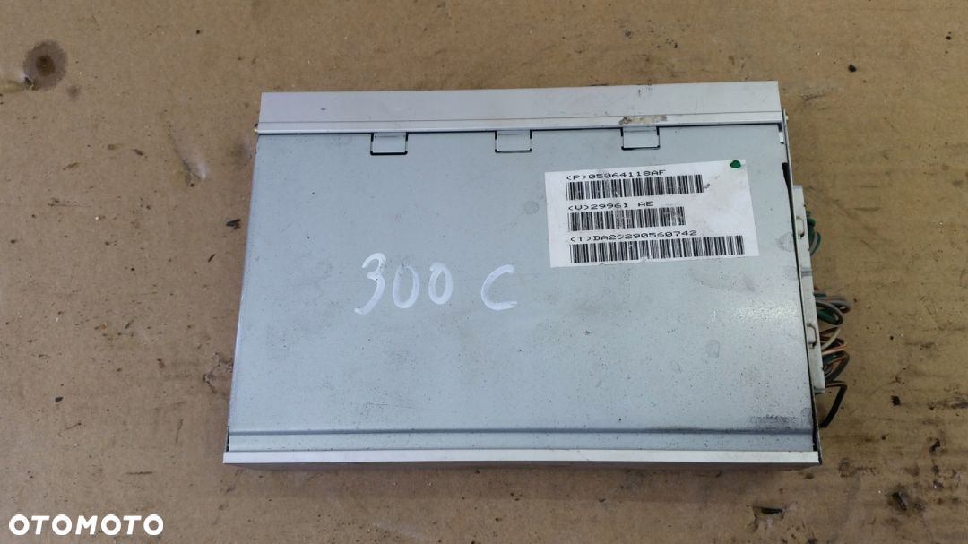 Wzmacniacz Audio Chrysler 300C Jeep 05064118AF - 1