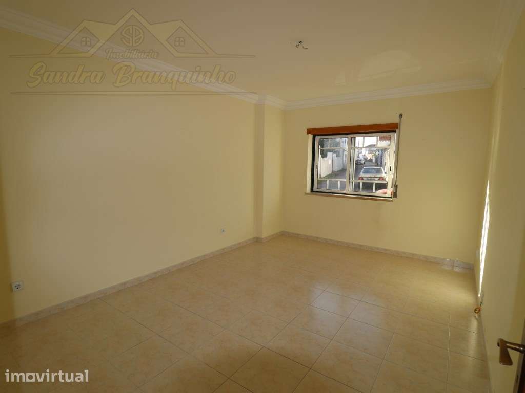 Apartamento T2 no centro Bombarral - Grande imagem: 2/19