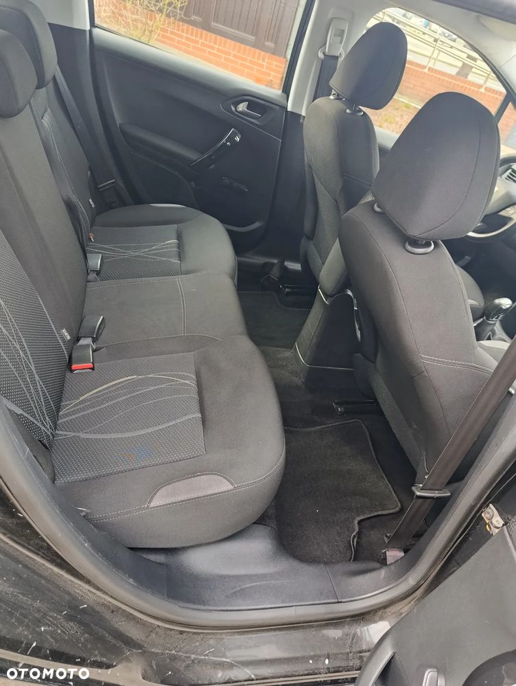 Peugeot 208 82 VTI Allure - 12