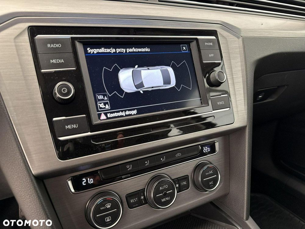 Volkswagen Passat 2.0 TDI EVO Essence DSG - 22