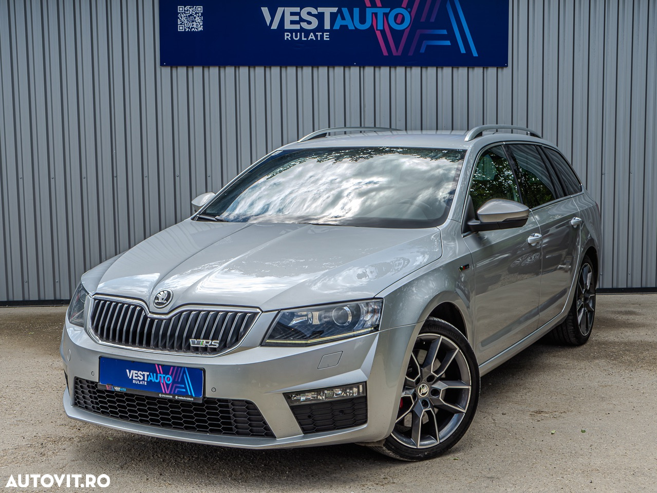 Skoda Octavia Combi Diesel 2.0 TDI DSG RS - 2