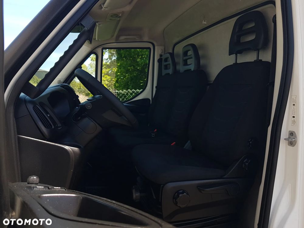 Iveco 70C18 KONTENER ROLETY BOK DO TRANSPORTU WODY 3,23x2,21x1,86 KLIMA DMC 7000KG RAMA PODWOZIE - 7