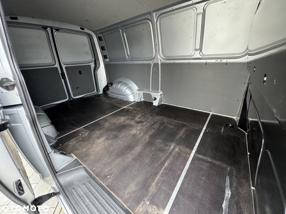 Volkswagen Transporter LONG L2 MAXI - 11