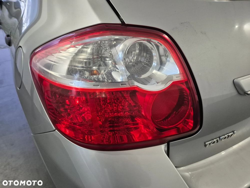 Toyota Auris 1.33 VVT-i Active - 11