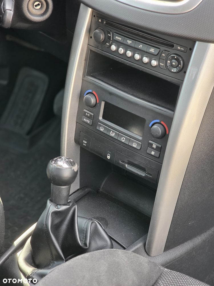 Peugeot 207 - 6