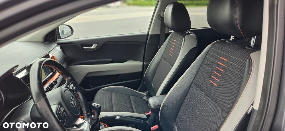 Kia Stonic 1.6 CRDi Platinum Edition - 32