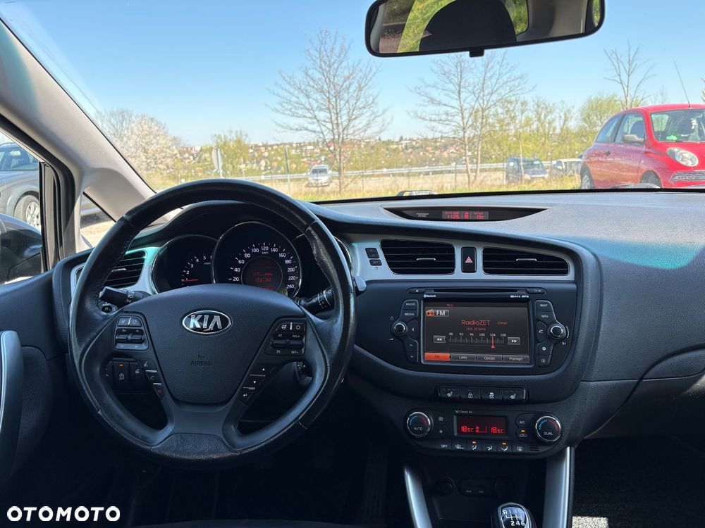 Kia Ceed 1.6 CRDi 128 Dream Team Edition - 8