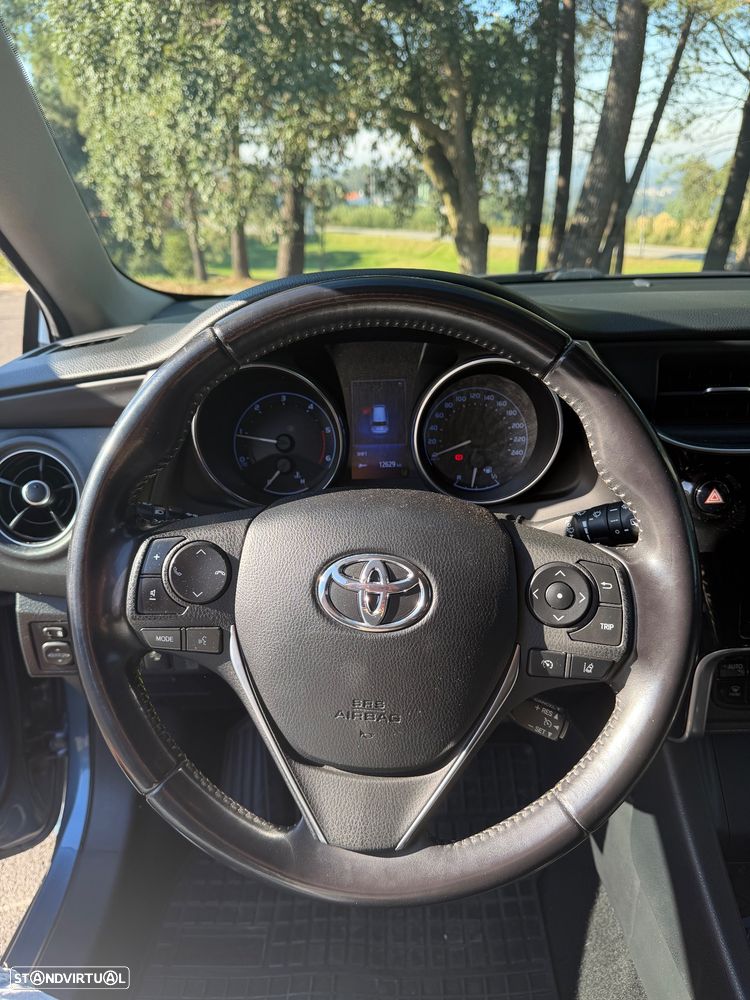 Toyota Auris 1.6 D-4D Exclusive - 9