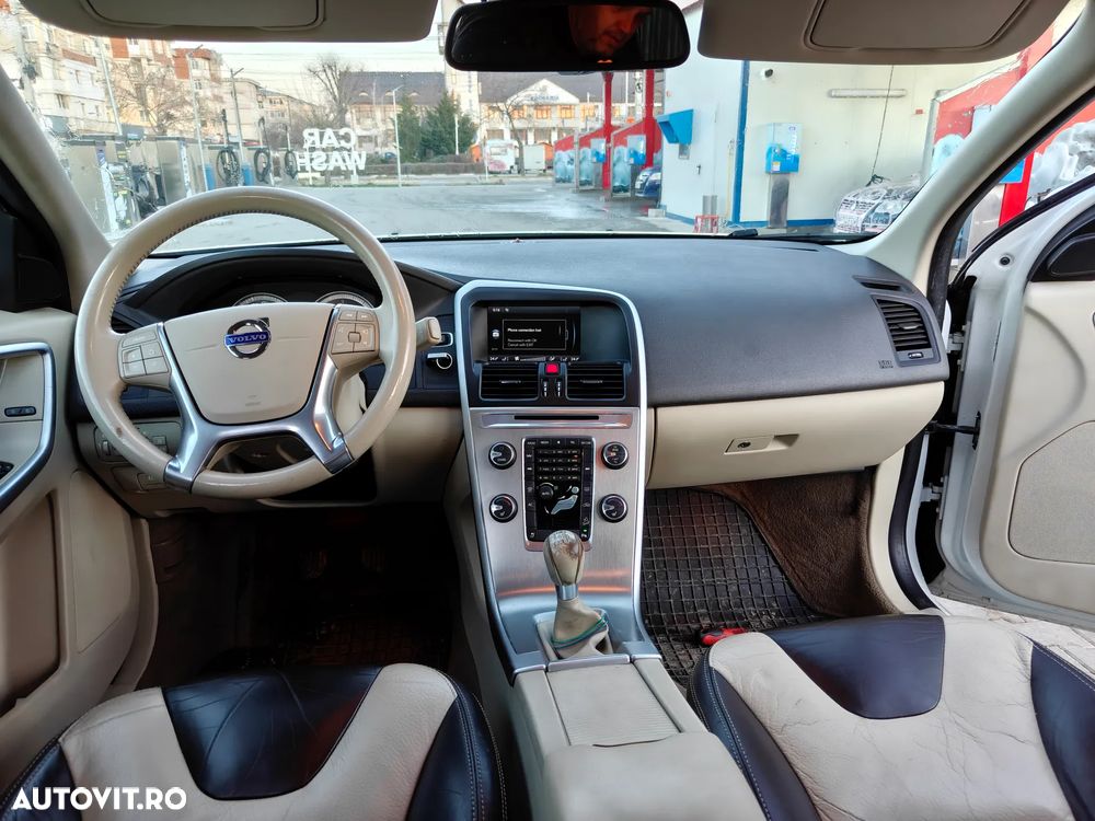 Volvo XC 60 D5 AWD Edition Pro - 12