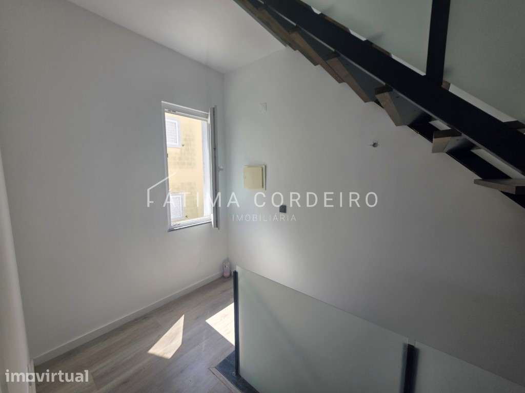 Moradia T3 com piscina e terraço - Grande imagem: 2/25