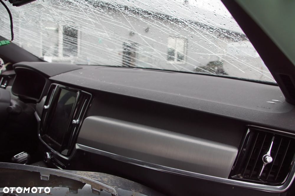 Auto na części Volvo s90 silnik 190 km 2.0 T5 D4204T14 OSMIUM GREY skrzynia TG-81SC siedzenia Sedili Comfort Pelle Moritz ANTRACITE (RA00) moduł sterownik deska konsola poduszka airbag poduszki licznik wyświetlacz moduł sterownik zwrotnica amortyzator lampa grill - 15