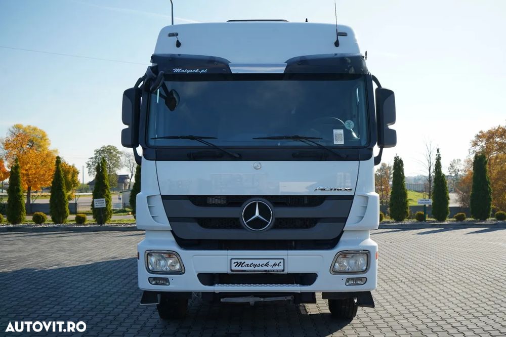 Mercedes-Benz ACTROS 2548 / 6x2 / ÎNĂLȚIME - 6,5 M / PUNTE RELAXABILĂ / TRANSMISIE FASSI / ATINGERE: 10,85 M / PRIMUL SCAUN SPATE / ROTATOARE / FURCĂ PENTRU PALEȚI - 13