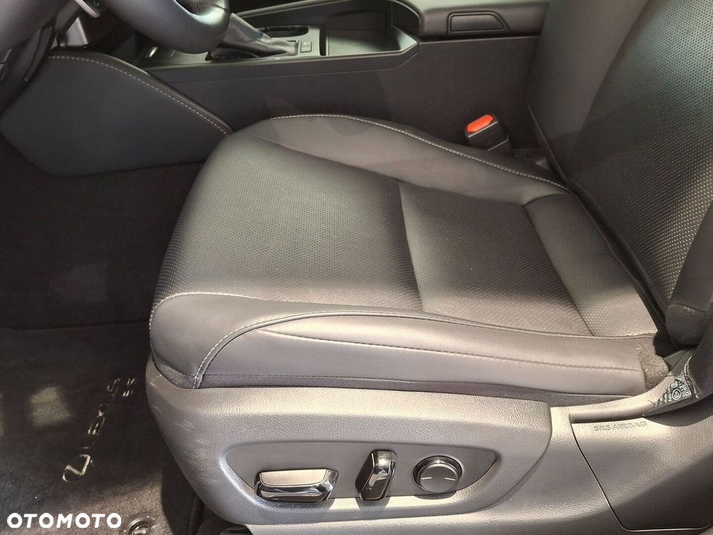 Lexus ES 300h Business Edition - 11