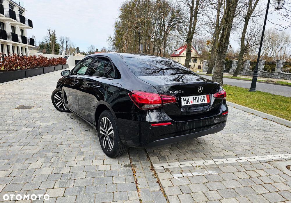 Mercedes-Benz Klasa A 250 e PHEV Progressive 8G-DCT - 4