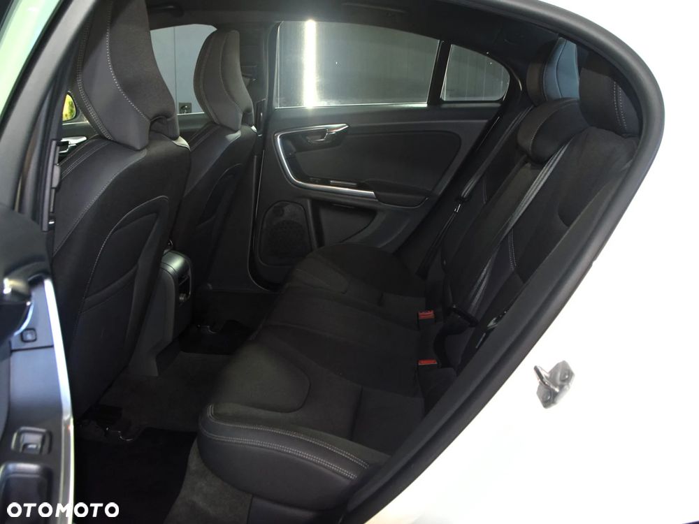 Volvo S60 D4 Drive-E Momentum - 7
