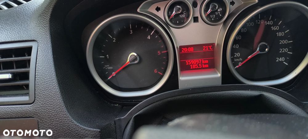 Ford Kuga 2.0 TDCi 4x4 Trend - 4