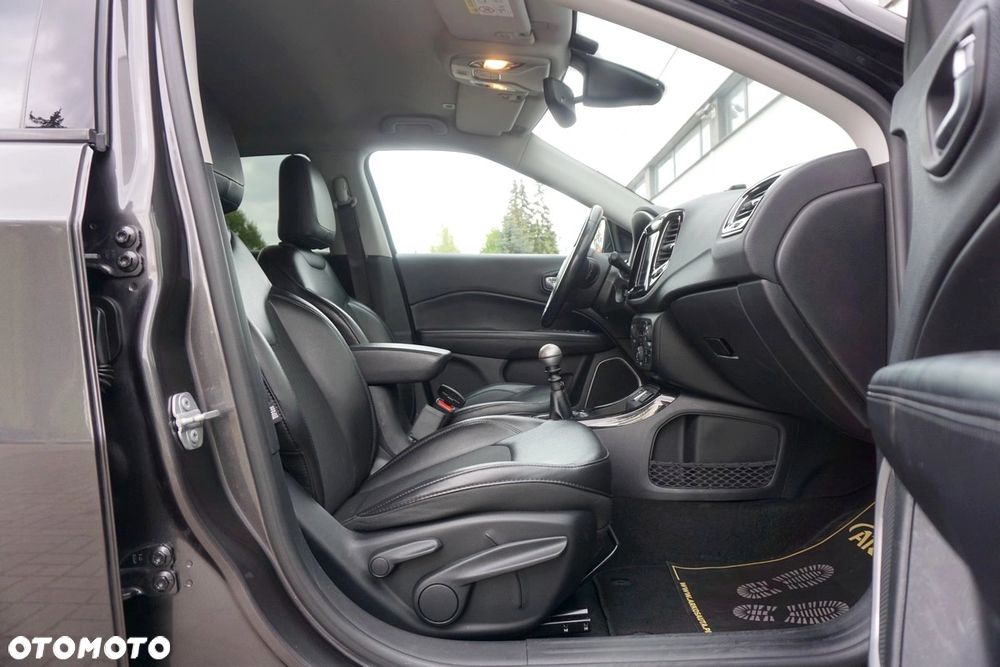 Jeep Compass 1.4 TMair Night Eagle FWD S&S - 34