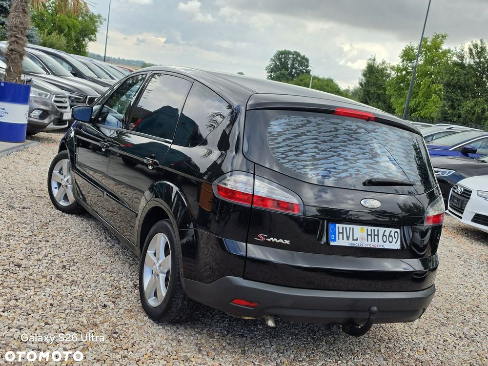 Ford S-Max - 11