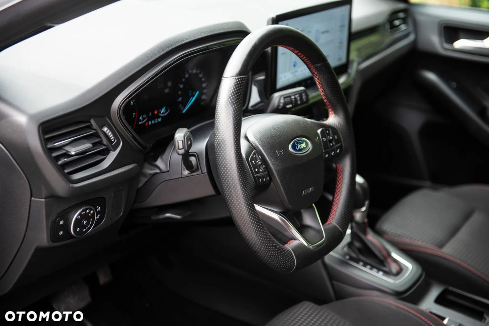 Ford Focus 1.0 EcoBoost Hybrid ST-LINE - 19