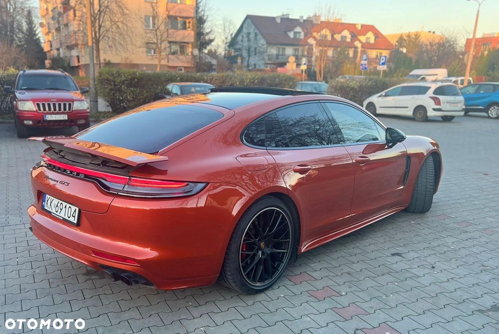 Porsche Panamera GTS - 9