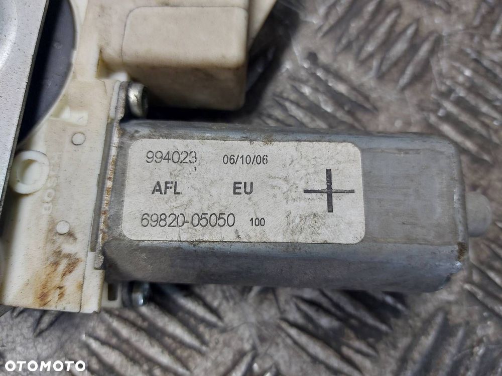 MECHANIZM PODNOŚNIK SZYBY LEWY PRZÓD ELEKTRYCZNY AVENSIS T25 69820-05050 - 2