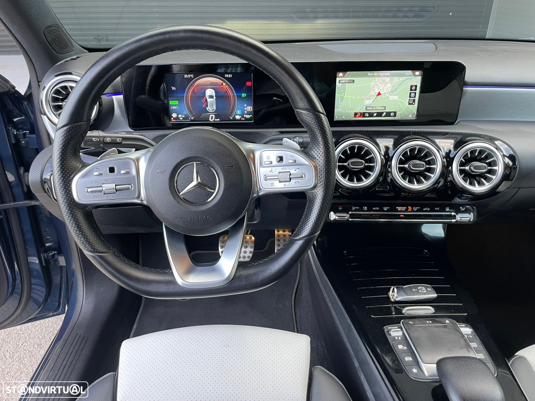 Mercedes-Benz A 250 e 8G-DCT AMG Line - 13