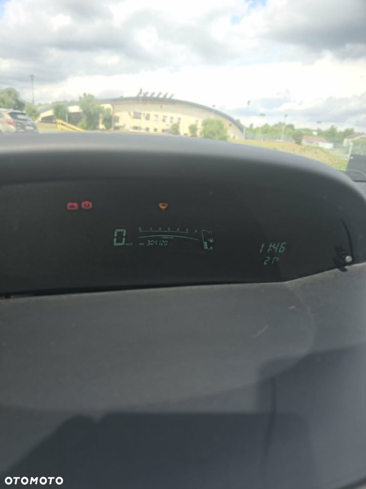 Toyota Yaris 1.4 D-4D Luna EU5 - 11