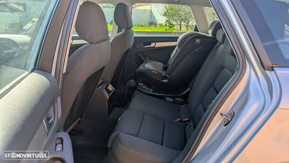 Audi A4 Avant 2.0 TDI - 11