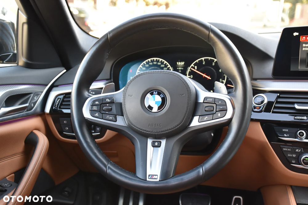BMW Seria 5 530d xDrive M Sport sport - 11