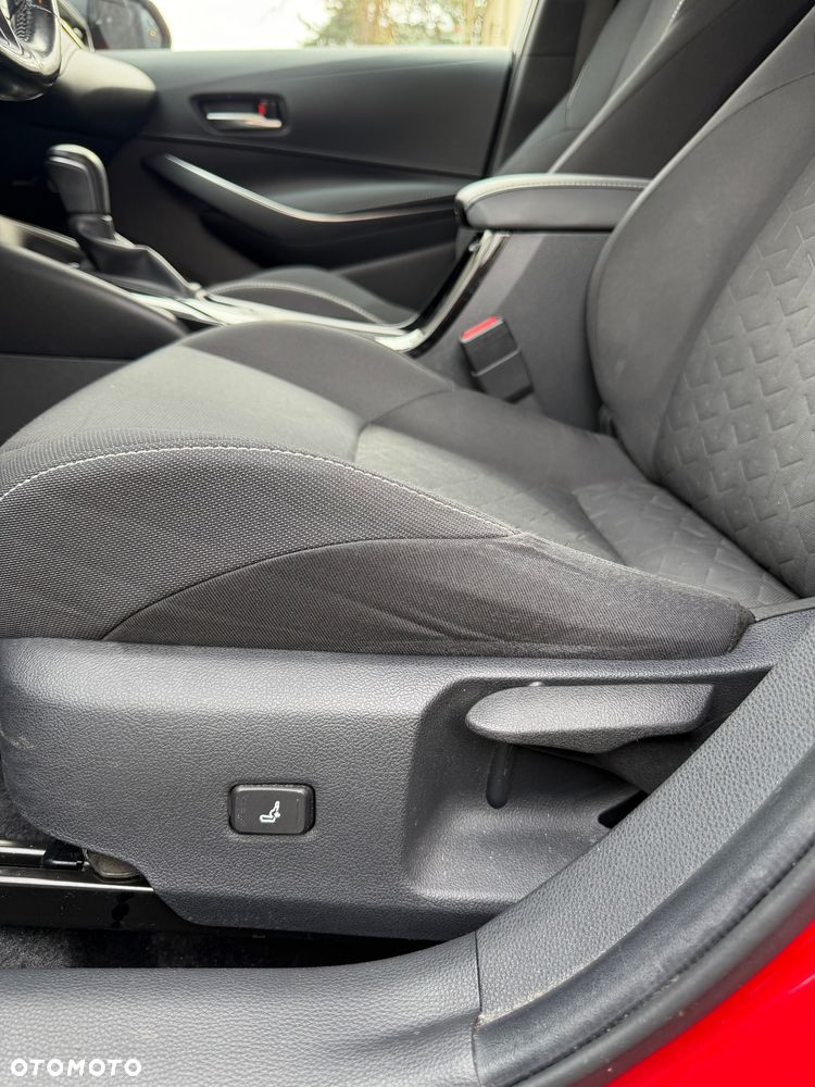 Toyota Corolla 1.8 Hybrid Team Deutschland - 25