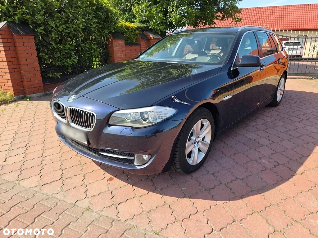 BMW Seria 5 525d xDrive Touring - 8