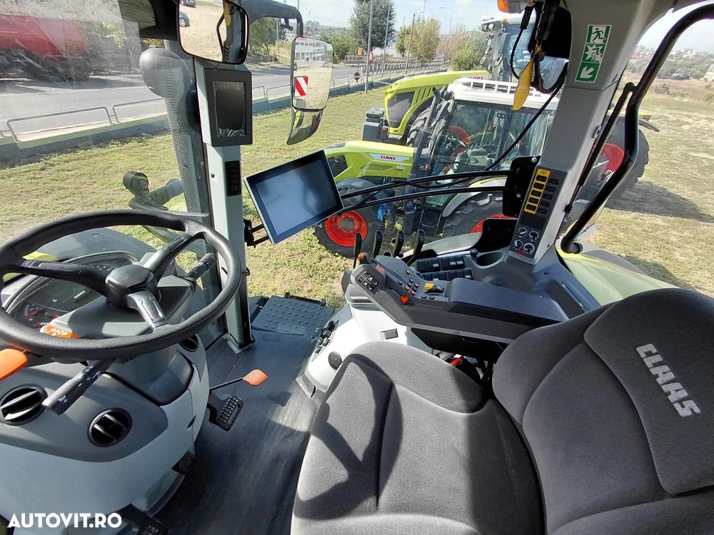 Claas Axion 850 hexashift - 11