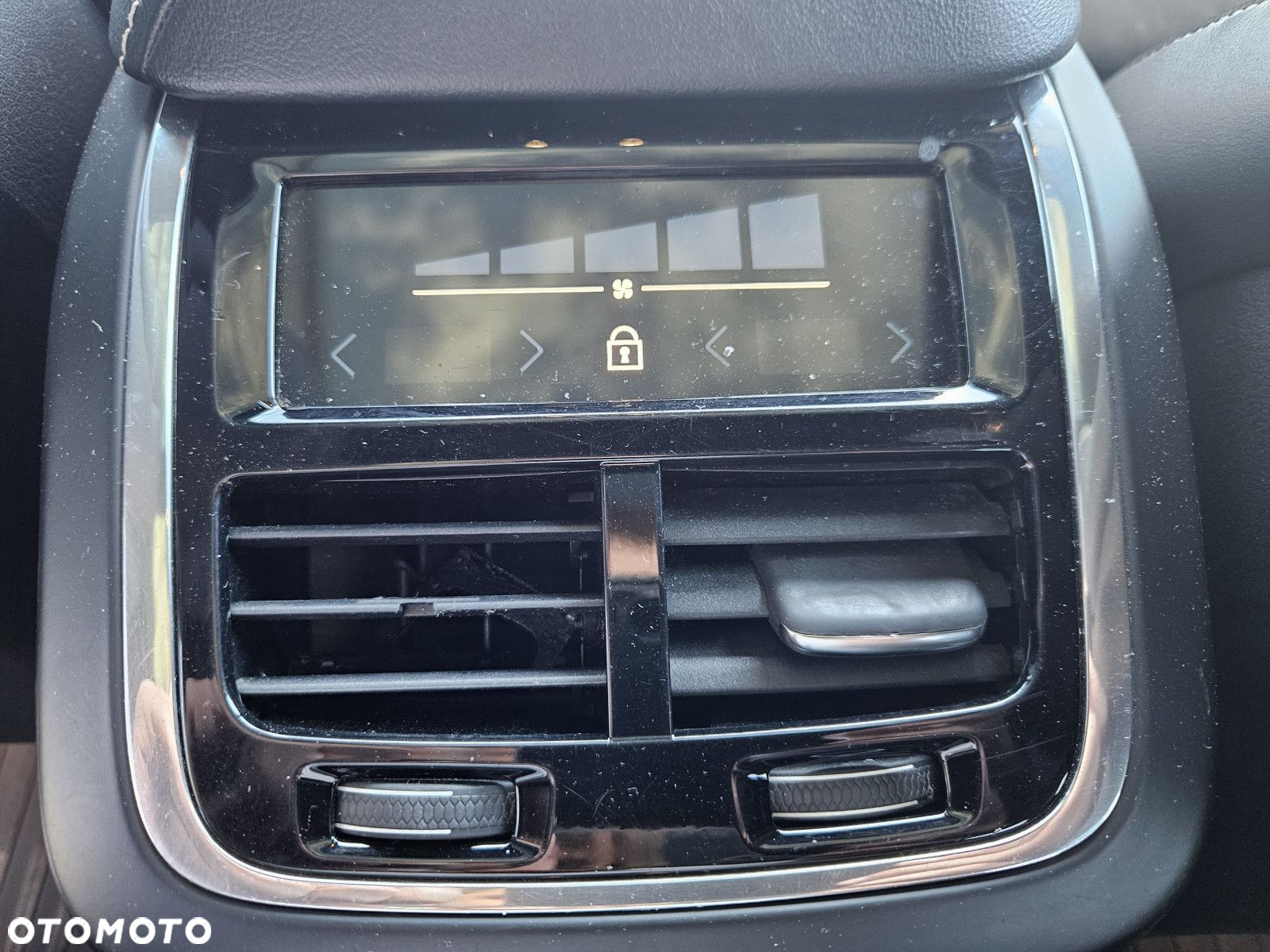 Volvo XC 60 - 33