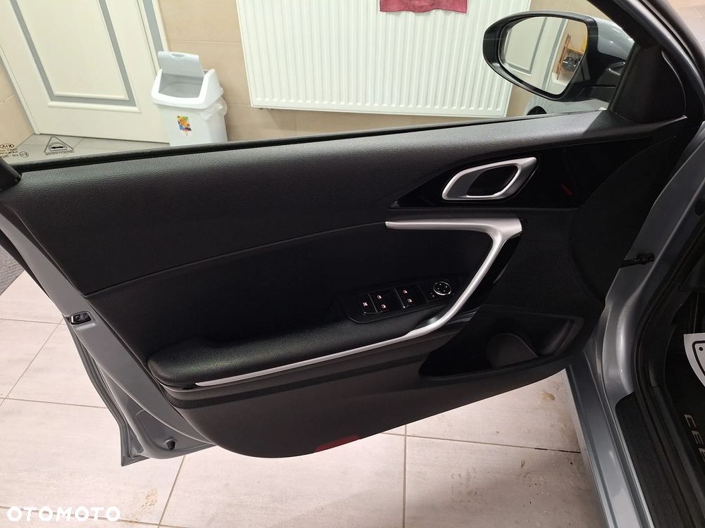 Kia Ceed 1.4 CVVT ISG Dream Team Edition - 18