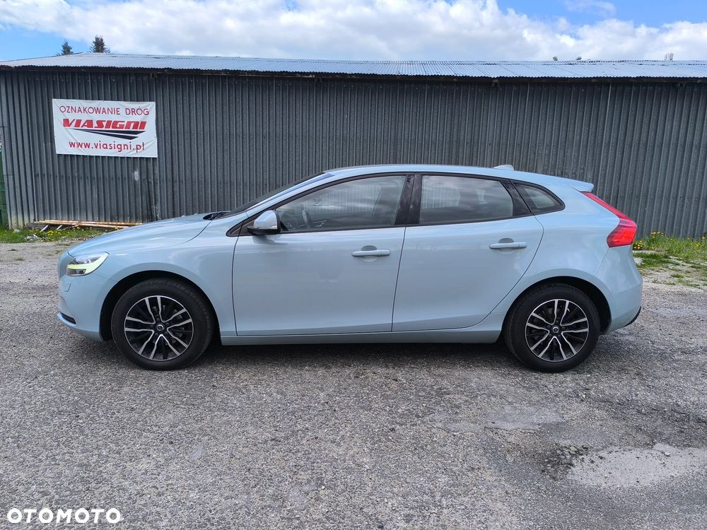 Volvo V40 D2 Momentum - 2