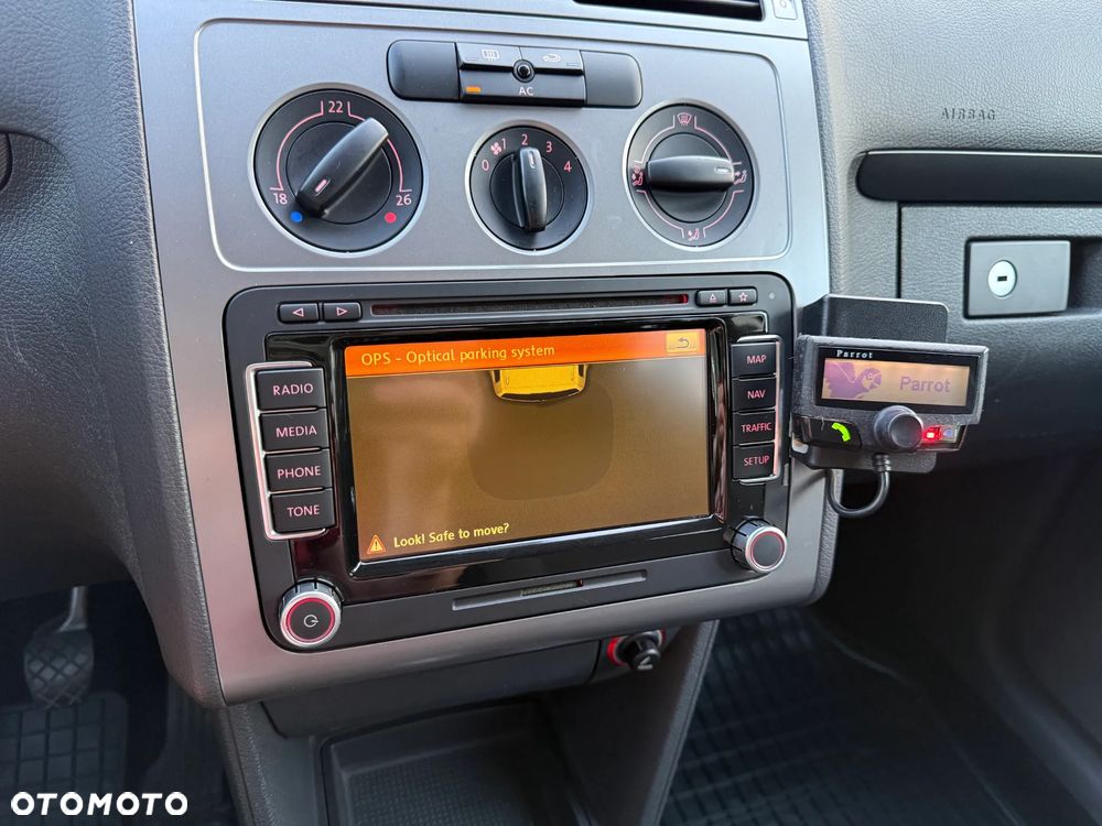 Volkswagen Touran - 11