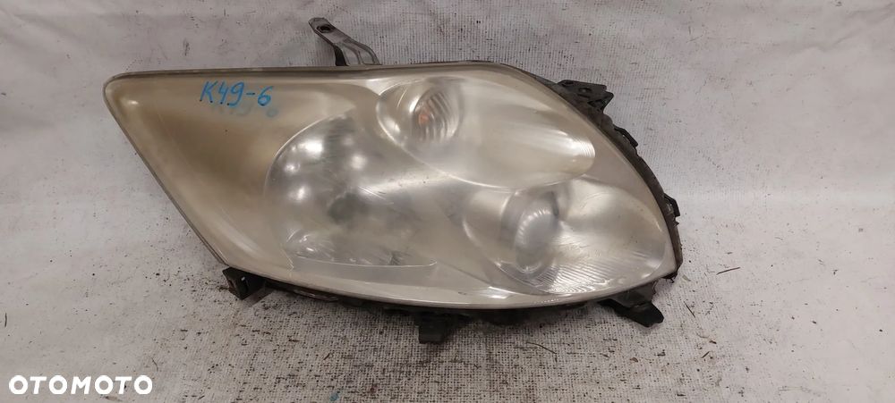 .  PRZOD PRZEDNIA LAMPA PRAWA TOYOTA AURIS E15
