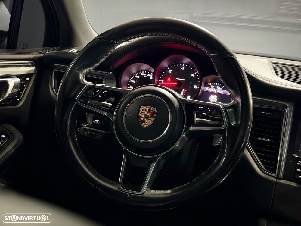 Porsche Macan S - 16