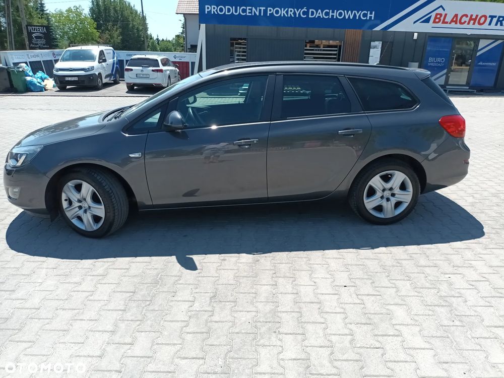Opel Astra 1.6 Turbo Edition - 9