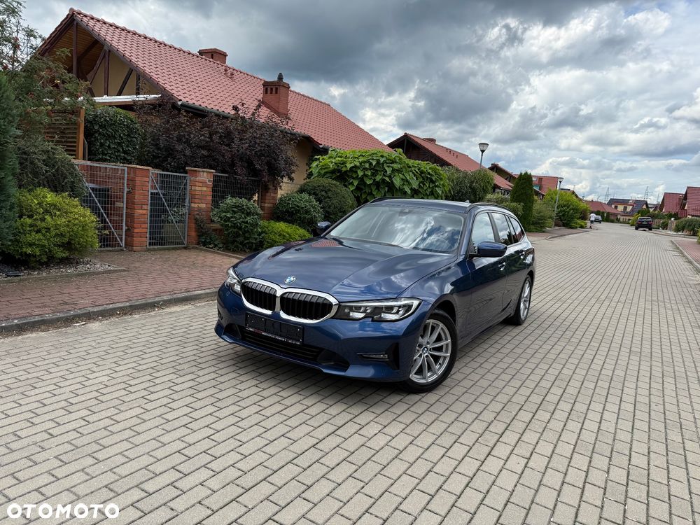 BMW Seria 3 318d Sport Line - 12